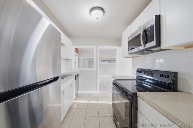 2704 E 4th Street, Tulsa, OK 74104