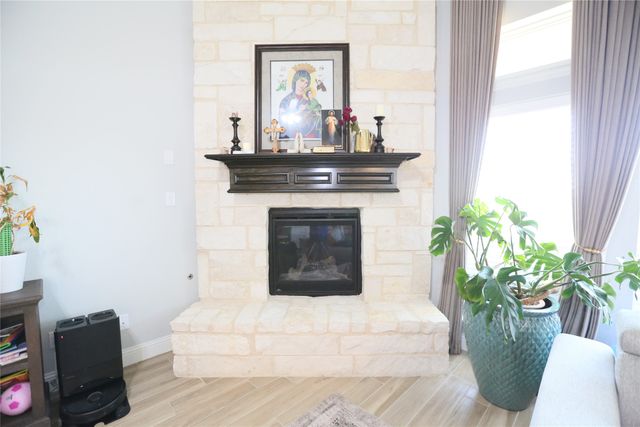 6713 Rockshire Drive, Fort Worth, TX 76123