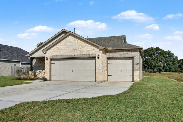 414 Wellshire Drive, West Columbia, TX 77486
