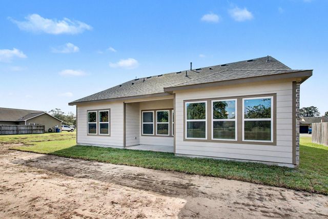 414 Wellshire Drive, West Columbia, TX 77486