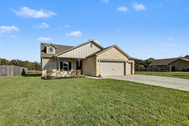 414 Wellshire Drive, West Columbia, TX 77486
