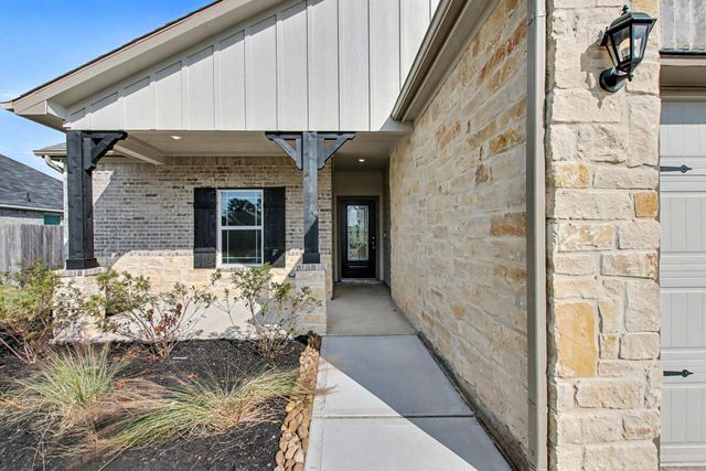 414 Wellshire Drive, West Columbia, TX 77486