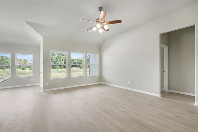 414 Wellshire Drive, West Columbia, TX 77486