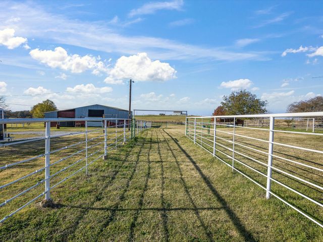 117 County Road 2646, Decatur, TX 76234