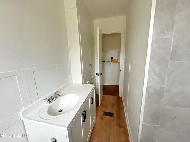 204 Charline Drive, Pearl, MS 39208