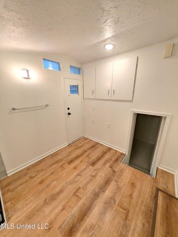 204 Charline Drive, Pearl, MS 39208