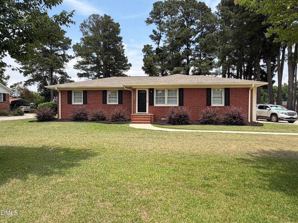1282 Nc-27, Benson, NC 27504
