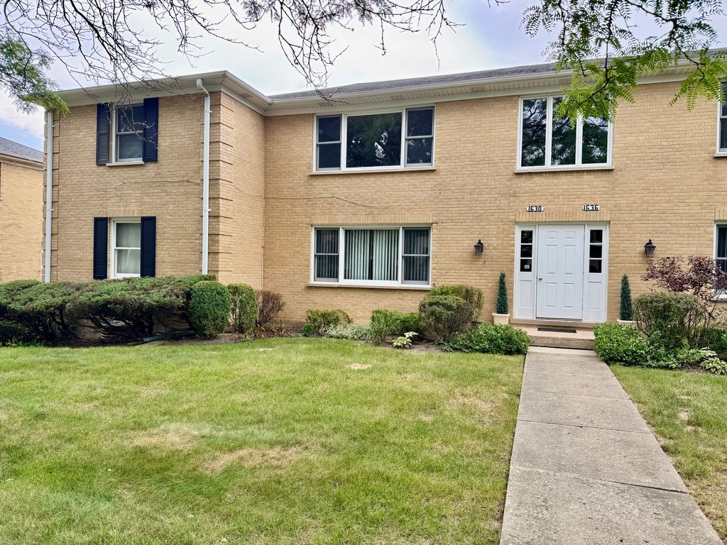 1630 McGovern Street 2S, Highland Park, IL 60035