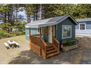 4875 N HIGHWAY 101 70, Depoe Bay, OR 97341