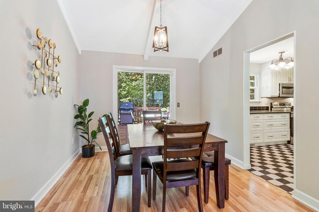 Image 5 of property listing at 7936 COVINGTON AVE, Glen Burnie, MD 21061