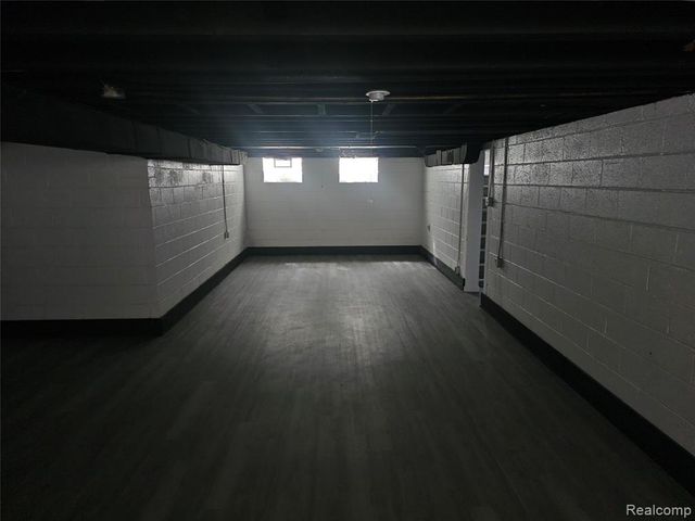 23091 Sussex Street, Oak Park, MI 48237
