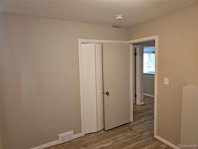 23091 Sussex Street, Oak Park, MI 48237
