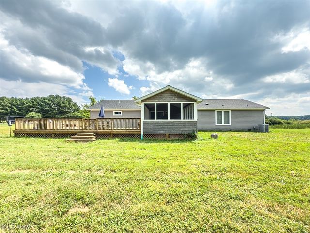 5719 N Richmond Road, Pierpont, OH 44082