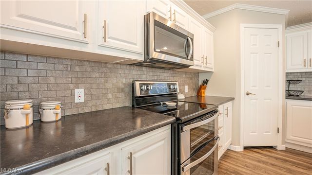 5719 N Richmond Road, Pierpont, OH 44082