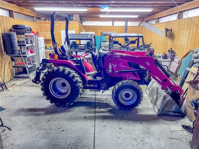 5719 N Richmond Road, Pierpont, OH 44082