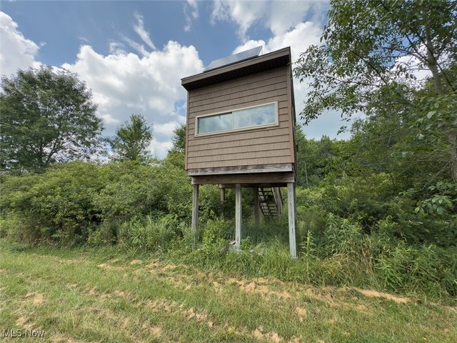 5719 N Richmond Road, Pierpont, OH 44082