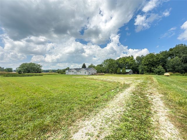 5719 N Richmond Road, Pierpont, OH 44082