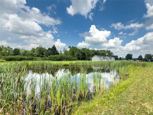 5719 N Richmond Road, Pierpont, OH 44082