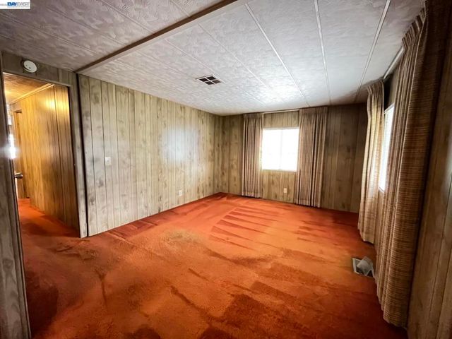 29000 Guildhall Rd, Hayward, CA 94544