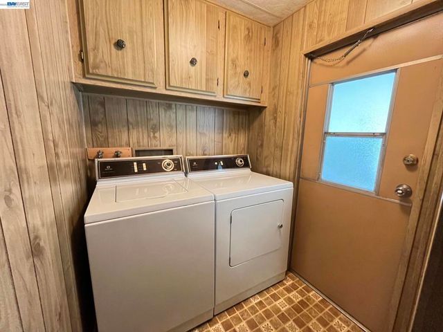 29000 Guildhall Rd, Hayward, CA 94544