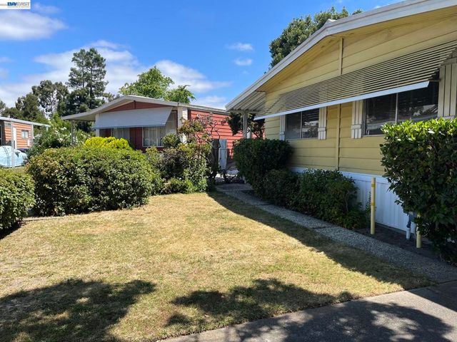 29000 Guildhall Rd, Hayward, CA 94544