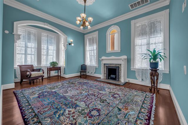 926 Winnie Street, Galveston, TX 77550