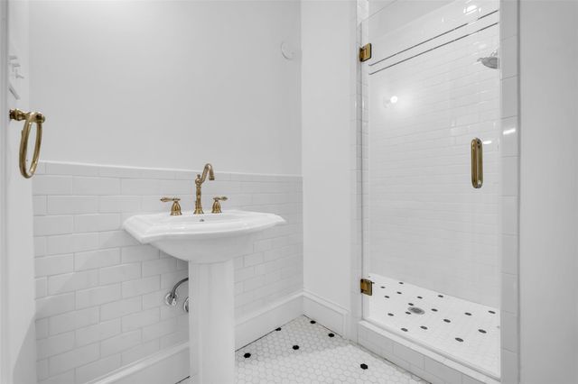 926 Winnie Street, Galveston, TX 77550