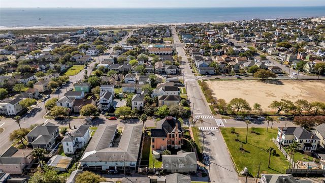 926 Winnie Street, Galveston, TX 77550