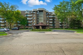 1275 E Baldwin Lane 504, Palatine, IL 60074