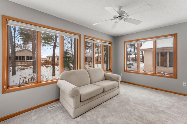 547 Woodside Court, Shakopee, MN 55379