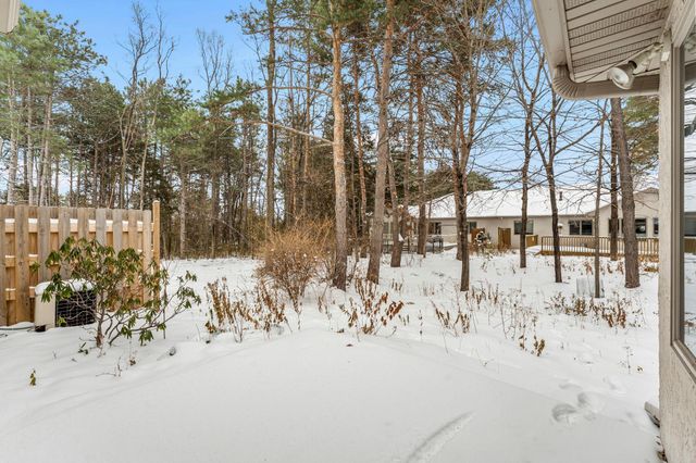 547 Woodside Court, Shakopee, MN 55379