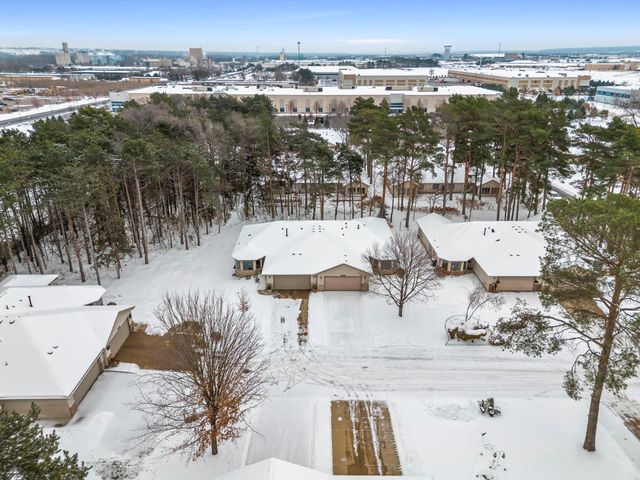 547 Woodside Court, Shakopee, MN 55379