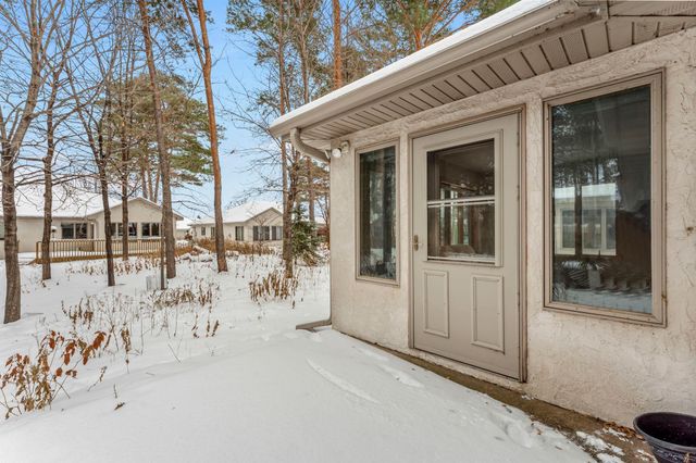 547 Woodside Court, Shakopee, MN 55379