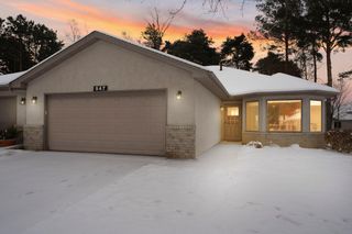 547 Woodside Court, Shakopee, MN 55379