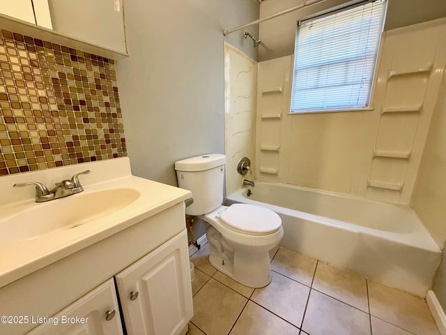 3107 Melody Acres Ln 2, Louisville, KY 40216