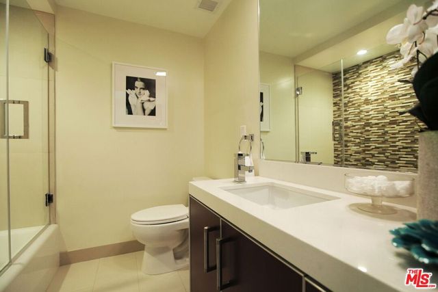 11657 Chenault Street 104 -105, Los Angeles, CA 90049