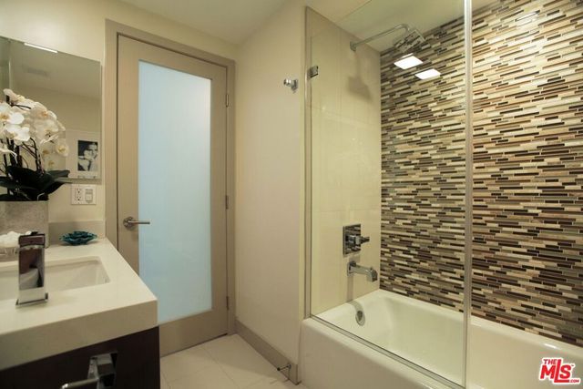 11657 Chenault Street 104 -105, Los Angeles, CA 90049