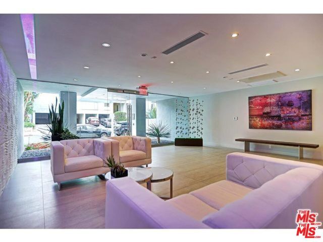 11657 Chenault Street 104 -105, Los Angeles, CA 90049