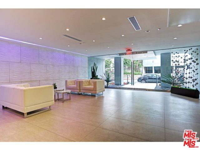 11657 Chenault Street 104 -105, Los Angeles, CA 90049