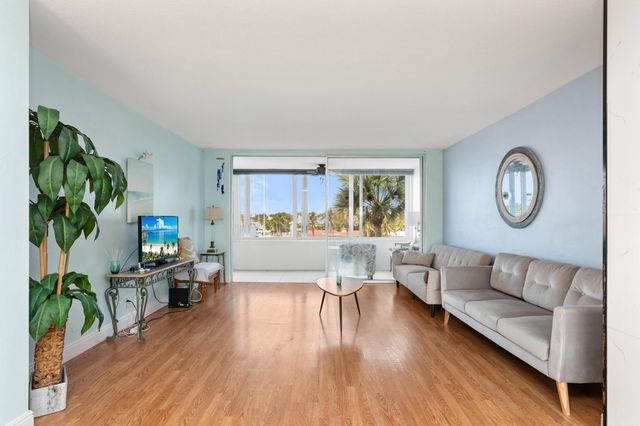 401 N Riverside Drive 406, Pompano Beach, FL 33062