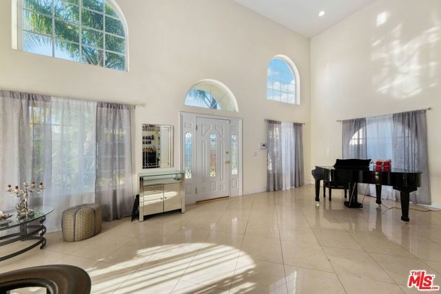 1706 AMHERST Avenue, Los Angeles, CA 90025