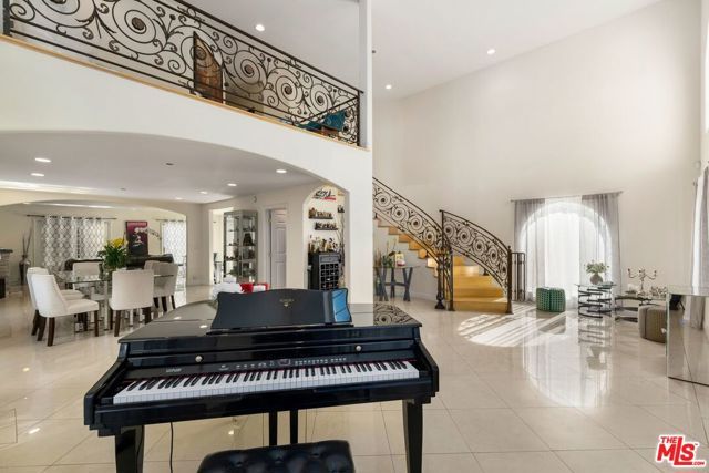 1706 AMHERST Avenue, Los Angeles, CA 90025