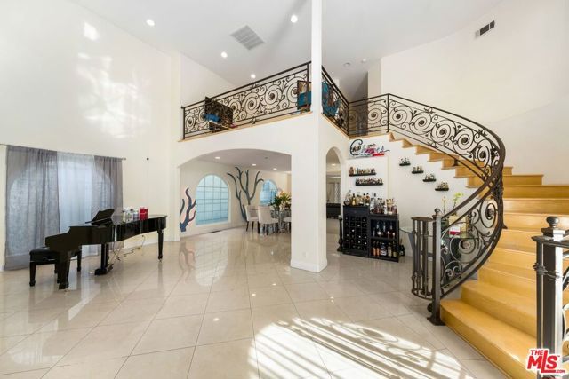 1706 AMHERST Avenue, Los Angeles, CA 90025