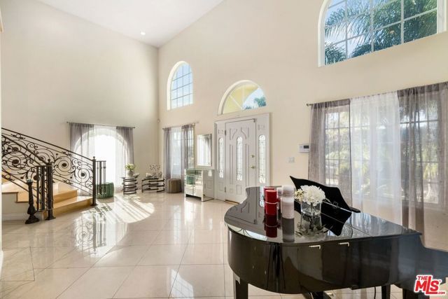 1706 AMHERST Avenue, Los Angeles, CA 90025