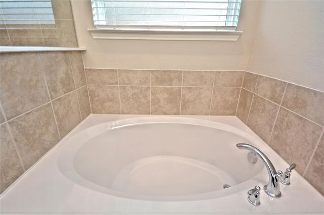 1015 Modesto Drive, Rosharon, TX 77583