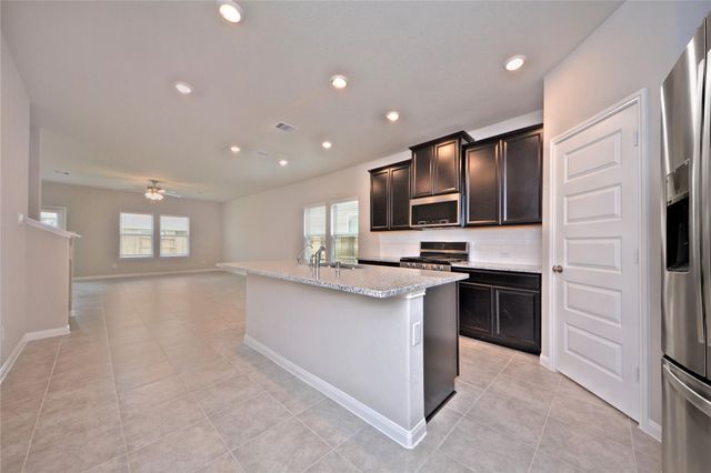 1015 Modesto Drive, Rosharon, TX 77583