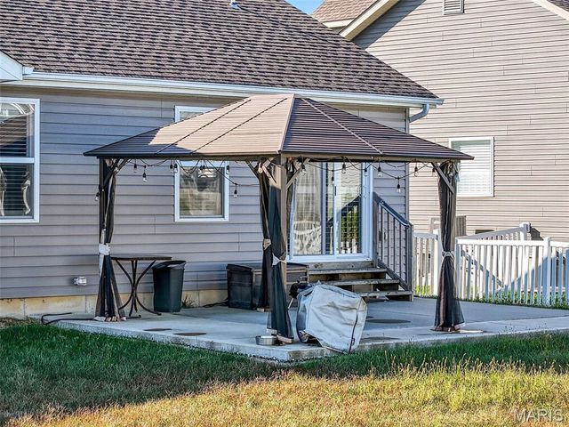 105 Austin Oaks Drive, Moscow Mills, MO 63362