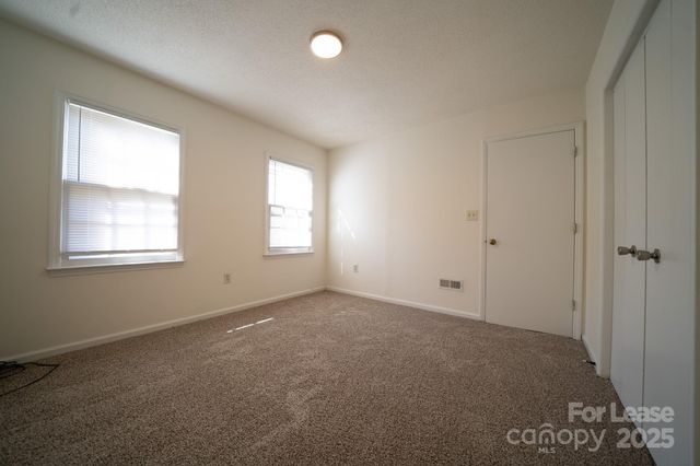 2219 Heather Glen Lane, Charlotte, NC 28208