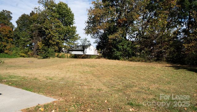 2219 Heather Glen Lane, Charlotte, NC 28208