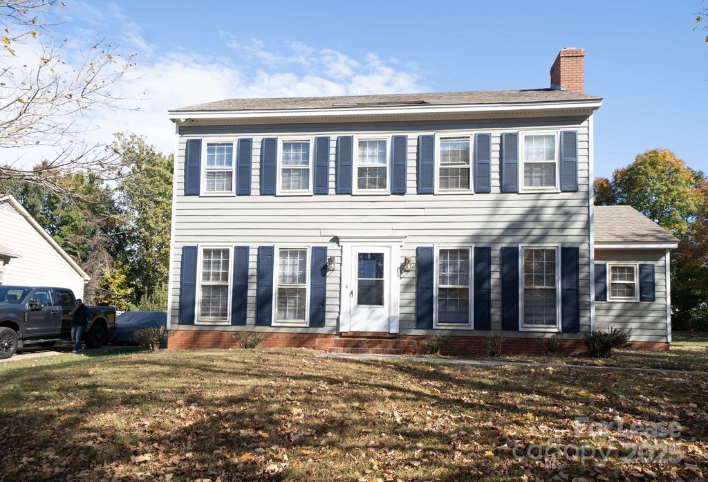 2219 Heather Glen Lane, Charlotte, NC 28208